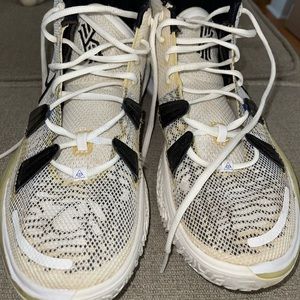 Kylie 7 Brooklyn Beats